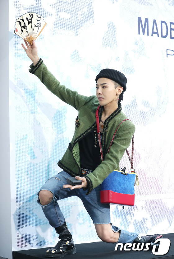 Dàn sao hạng A biến sự kiện thành thảm đỏ: Dàn nghệ sĩ YG và SM đụng độ, Park Shin Hye lộ đùi voi - Ảnh 8. Dàn sao hạng A biến sự kiện thành thảm đỏ: Dàn nghệ sĩ YG và SM đụng độ, Park Shin Hye lộ đùi voi - Ảnh 8.