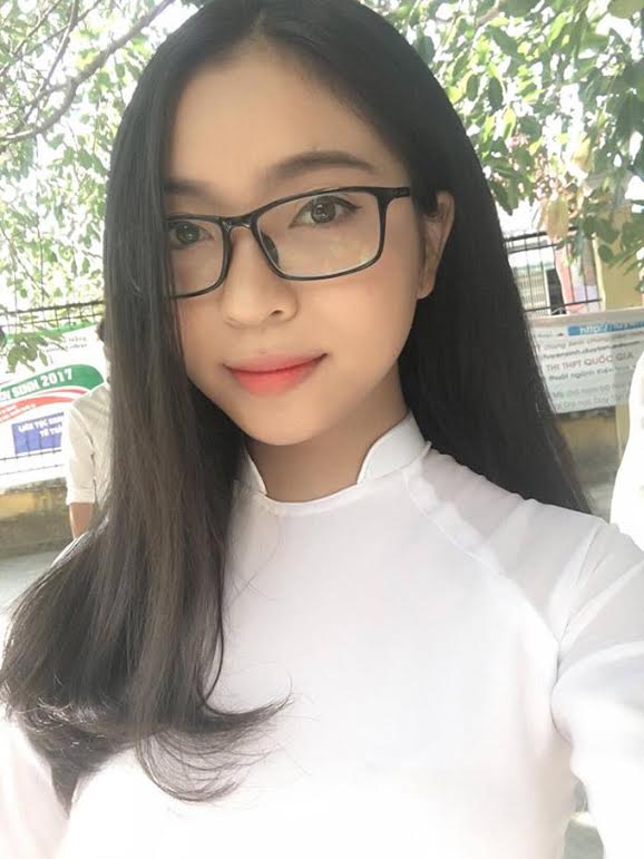 Bạn gái xinh đẹp vượt nghìn km tiếp lửa sao trẻ U22 Việt Nam - Ảnh 7.
