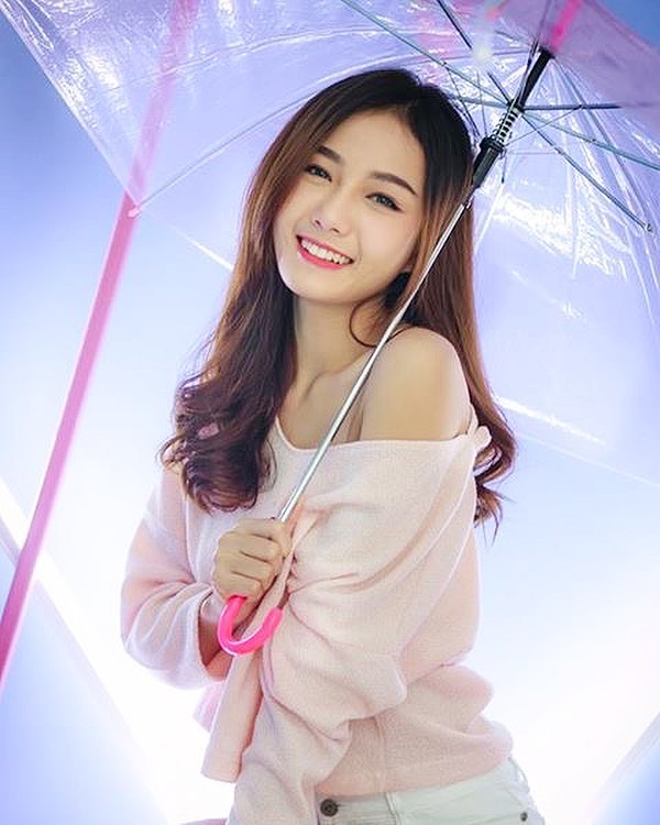 “Nữ y tá đẹp nhất Thái Lan” lại phủ sóng khắp các mạng xã hội vì vẻ ngoài như nữ thần - Ảnh 7.
