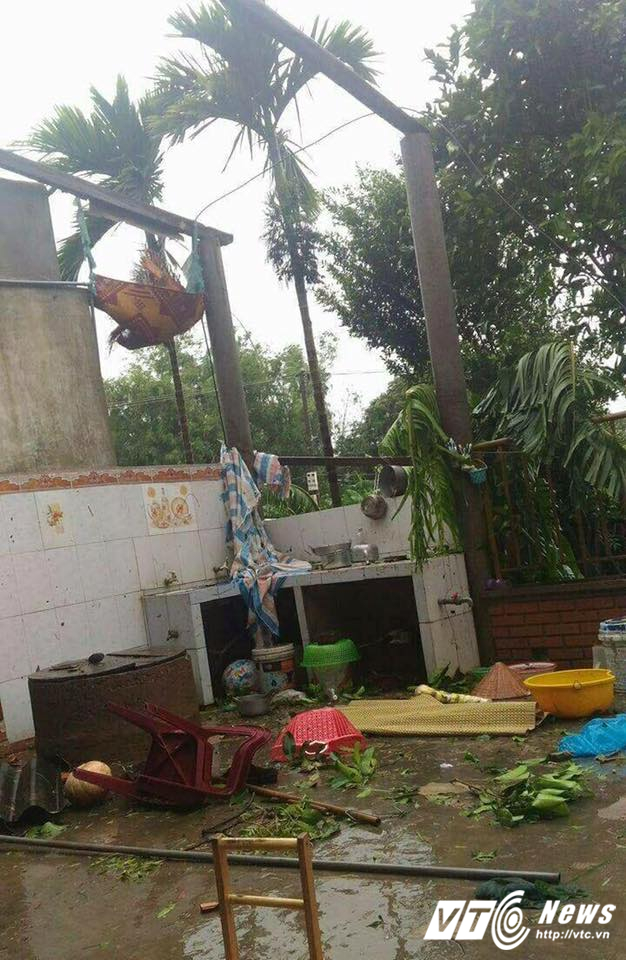 Quảng Bình - Quảng Trị tan hoang, 24 người thương vong sau bão số 10 - Ảnh 8.