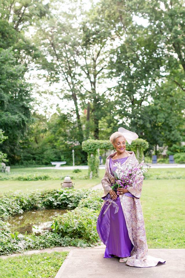 Nhan sắc xinh đẹp rạng rỡ của cô dâu 86 tuổi trong chiếc váy cưới tự thiết kế làm dân tình “phát hờn” - Ảnh 7.