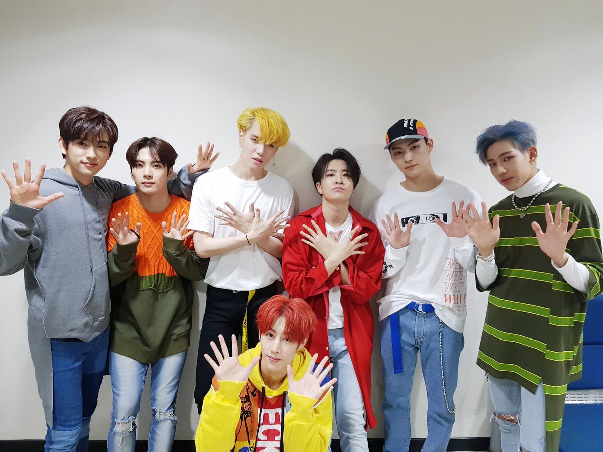 Nghịch lí trong Kpop: Em út bé bỏng gì đâu, cứ phải khổng lồ nhất nhóm mới chịu! - Ảnh 24. Nghịch lí trong Kpop: Em út bé bỏng gì đâu, cứ phải khổng lồ nhất nhóm mới chịu! - Ảnh 24.