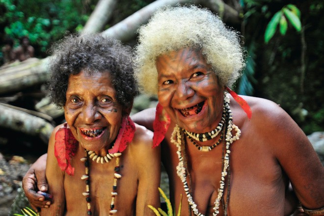Chuyện yêu thú vị ở đảo quốc nữ quyền: Cứ đến mùa khoai, phụ nữ lại đi săn trai, có những căn lều để ngoại tình thoải mái - Ảnh 7.