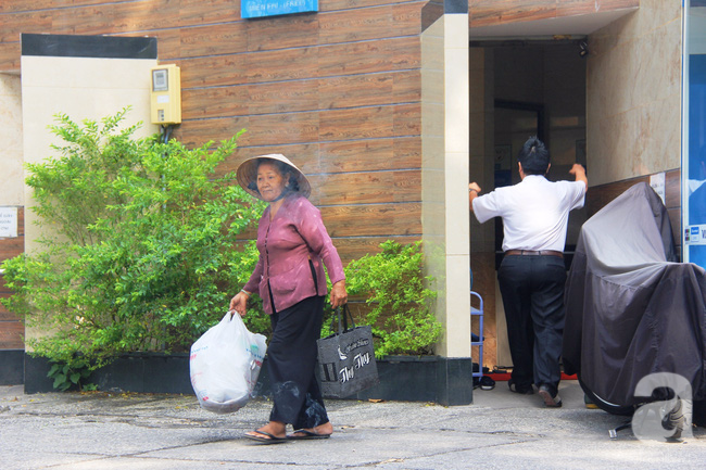 Tiểu không đúng chỗ phạt 3 triệu đồng mà WC vừa ít vừa bẩn thế này thì chị em biết làm sao? - Ảnh 8.