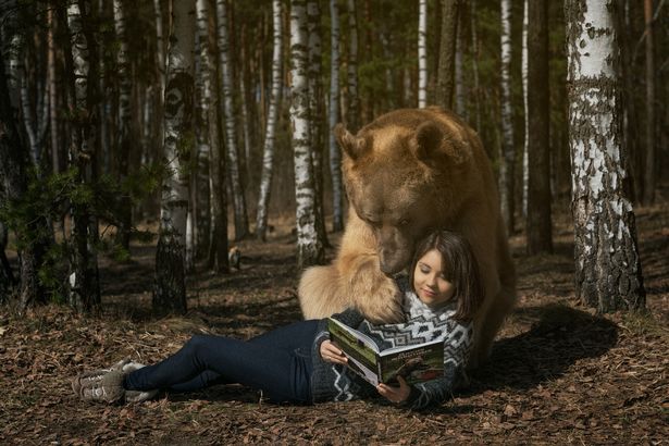 Nuôi thú cưng thế này mới đẳng cấp: Cặp đôi sống chung cùng chú gấu nặng 360kg suốt 24 năm - Ảnh 4.