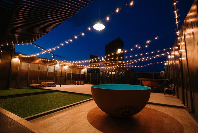  B&ecirc;n trong nh&agrave; t&ugrave; đặc biệt, phải trả tiền mới được v&agrave;o ở Bangkok - Ảnh 8.