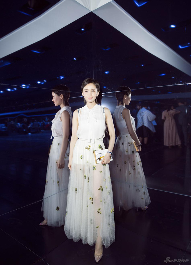 Lưu Diệc Phi diện đồ cá tính nhưng bị chê xuống sắc khi dự show Dior tại Tuần lễ thời trang Paris - Ảnh 8.
