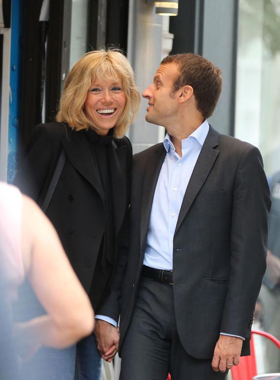 Những bức ảnh tình tứ của vợ chồng ứng viên tổng thống Pháp - Ảnh 9.