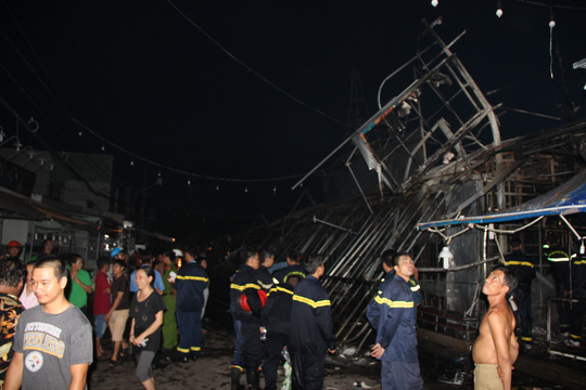 Cháy kinh hoàng ở chợ đêm Phú Quốc - Ảnh 9.