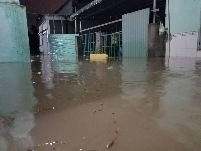 Sau trận mưa lớn, hình ảnh phòng trọ khiến nhiều sinh viên dở khóc dở cười - Ảnh 9.
