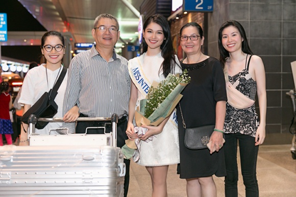 Thùy Dung tự tin nói tiếng Anh như gió, một mình mang 140 kg hành lý đến Nhật tham dự Miss International - Ảnh 6.