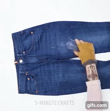 C&aacute;ch l&agrave;m kh&ocirc; quần jean ướt nước cấp tốc chưa đầy 1 ph&uacute;t 30 gi&acirc;y - Ảnh 2.