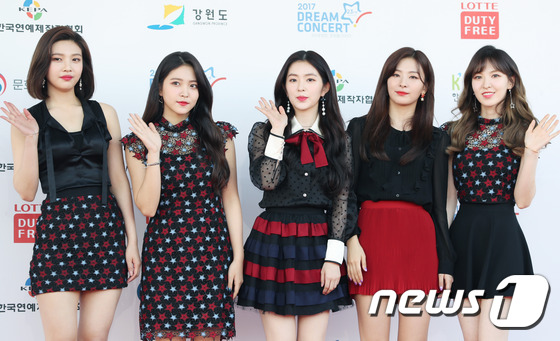 Thảm đỏ Dream Concert: D&agrave;n mỹ nh&acirc;n thế hệ mới n&acirc;ng bậc nhan sắc, d&agrave;n mỹ nam c&ugrave;ng biến th&agrave;nh ho&agrave;ng tử - Ảnh 11.