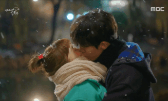Các cặp đôi phim Hàn làm gì dịp Giáng sinh mà khiến fan ghen nổ mắt vậy? - Ảnh 13.