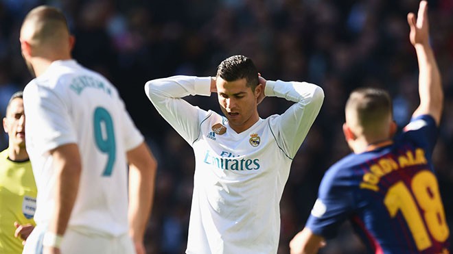 Ronaldo đá tệ ở Kinh điển, có rút lại tuyên bố Tôi xuất sắc nhất trong lịch sử? - Ảnh 1.