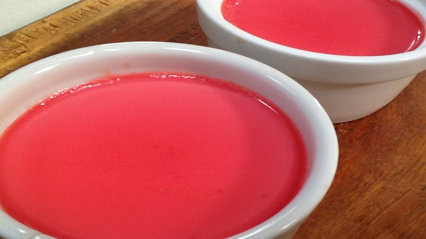 Lạ mắt, lạ miệng với những m&oacute;n ăn, đồ uống l&agrave;m từ&hellip; hoa hồng - Ảnh 5.