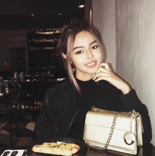 Lily Maymac bị cư dân mạng ném đá kịch liệt vì loạt tweet cũ phân biệt chủng tộc  - Ảnh 3.