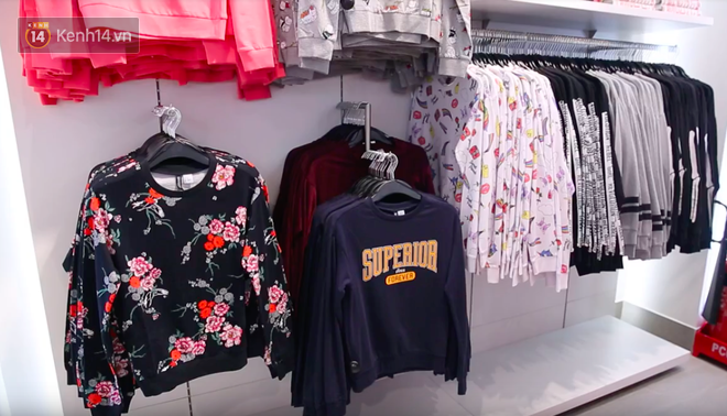 &Aacute;o ph&ocirc;ng gi&aacute; 199.000, &aacute;o len, &aacute;o sơ mi chỉ 499.000, đồ H&M Việt Nam kh&ocirc;ng chỉ rẻ m&agrave; c&ograve;n cực đa dạng - Ảnh 6.