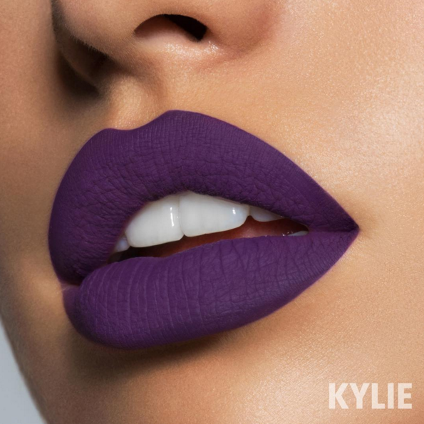 Bụng mang dạ chửa nhưng Kylie Jenner vẫn chăm chỉ quay clip swatch 5 màu son mới nhất trong BST của mình  - Ảnh 7.