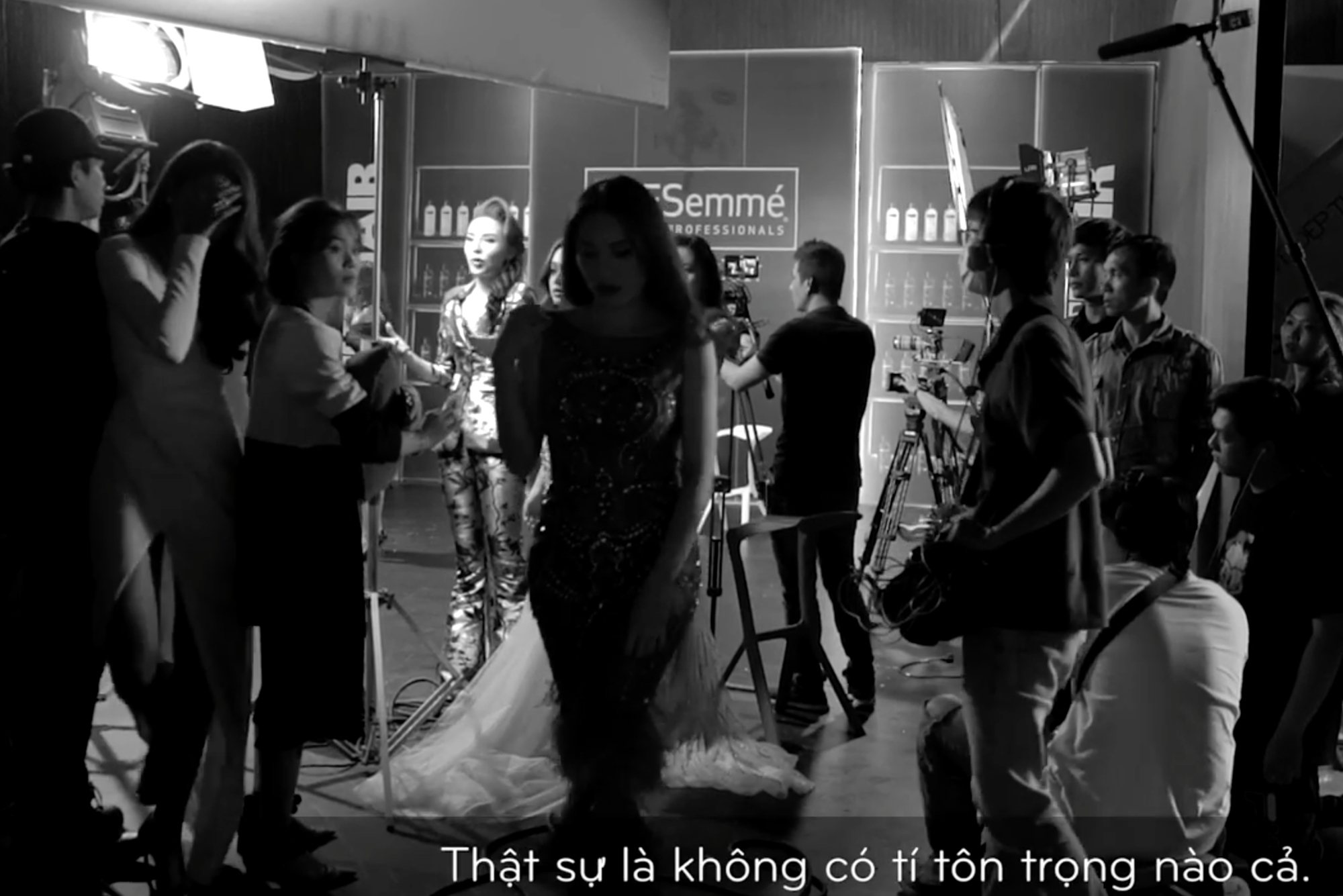 Minh Tú nổi cơn thịnh nộ, đòi dẹp máy quay, Kỳ Duyên nhận xét Phạm Hương thiếu tôn trọng - Ảnh 8. Minh Tú nổi cơn thịnh nộ, đòi dẹp máy quay, Kỳ Duyên nhận xét Phạm Hương thiếu tôn trọng - Ảnh 8.