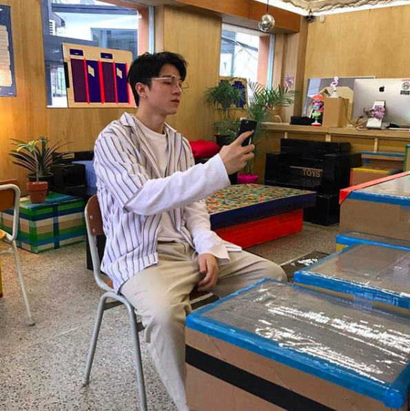Trai đẹp Hongkong chứng minh: Đã có thần thái thì làm gì cũng hút thôi! - Ảnh 3. Trai đẹp Hongkong chứng minh: Đã có thần thái thì làm gì cũng hút thôi! - Ảnh 3.