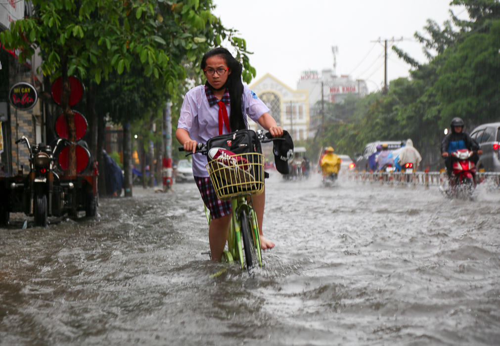 Công điện hỏa tốc: Toàn bộ học sinh, sinh viên ở Sài Gòn nghỉ học để tránh bão Tembin - Ảnh 1. Công điện hỏa tốc: Toàn bộ học sinh, sinh viên ở Sài Gòn nghỉ học để tránh bão Tembin - Ảnh 1.