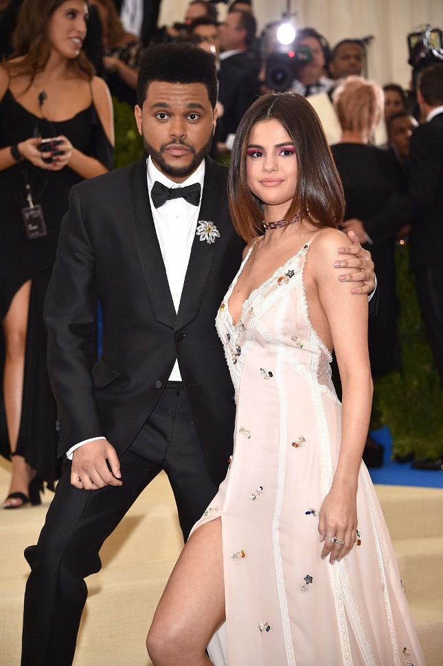 Mới yêu vài tháng, Selena Gomez đã cố gắng có thai với The Weeknd? - Ảnh 1.