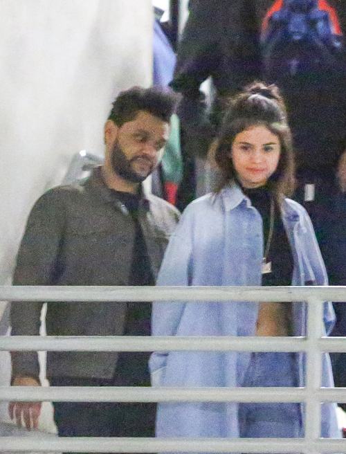 Selena Gomez nắm tay, ôm ấp The Weeknd không rời ở Ý - Ảnh 8.