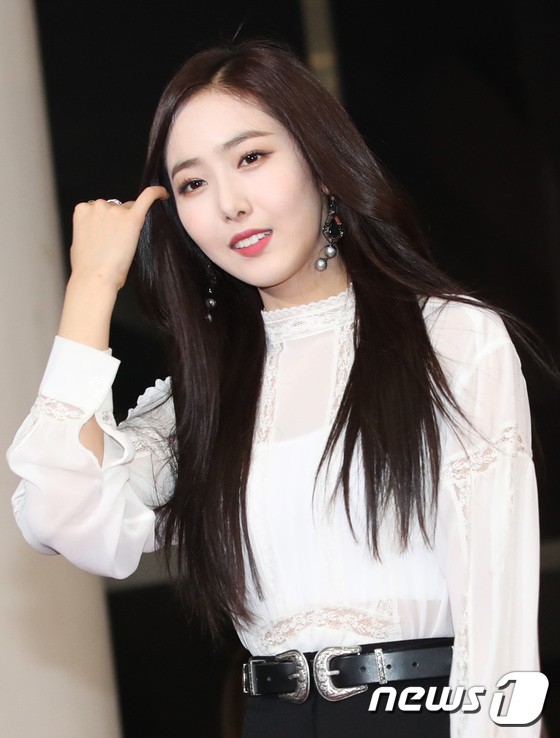 Thảm đỏ KBS Gayo Daejun: Gương mặt đẹp trai nhất thế giới thi diễn sâu bên EXO, Wanna One, Joy và Umji đọ sắc nữ thần - Ảnh 38.