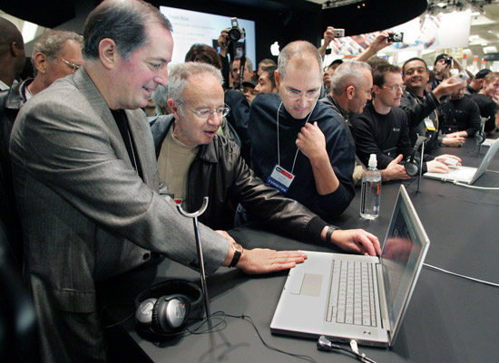 Từ đống tro sắp tàn thành phượng hoàng kiêu hãnh: Steve Jobs đã cứu Apple ngoạn mục như thế nào? - Ảnh 43.