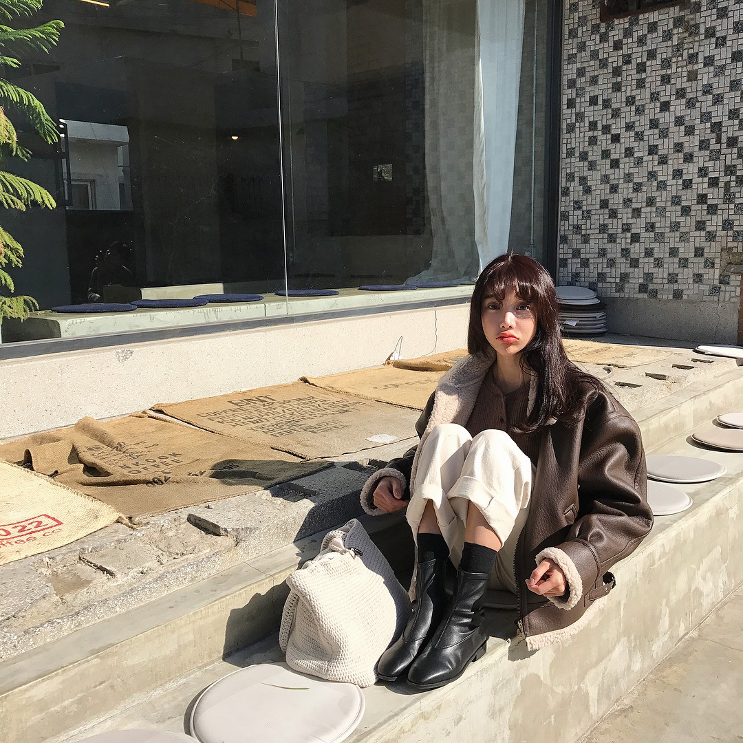 Tất tài không chỉ ấm và trendy mà còn dễ mix với đủ loại giày - Ảnh 2. Tất tài không chỉ ấm và trendy mà còn dễ mix với đủ loại giày - Ảnh 2.
