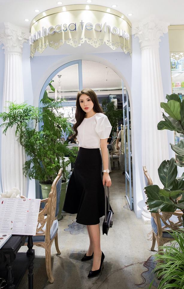 C&ugrave;ng mặc đồ đen đi gi&agrave;y bệt, H&agrave; Hồ lại thiệt hơn H&agrave; Tăng bởi đ&ocirc;i ch&acirc;n gầy khẳng khiu - Ảnh 5.