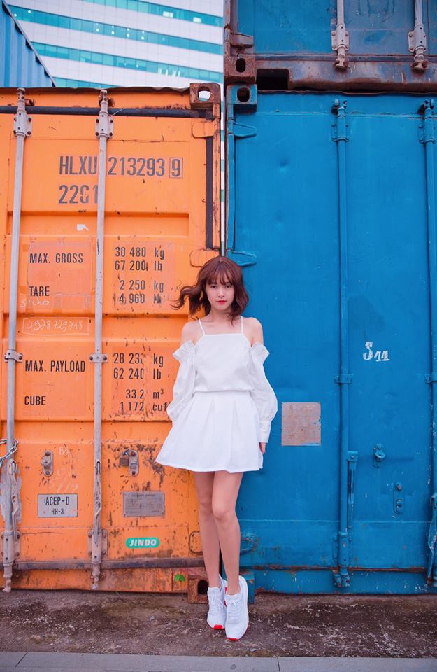 Lan Khu&ecirc; diện street style giản dị như đi chợ, Huyền Mi lần đầu mặc qu&aacute;i kh&aacute;c hẳn thường lệ - Ảnh 9.