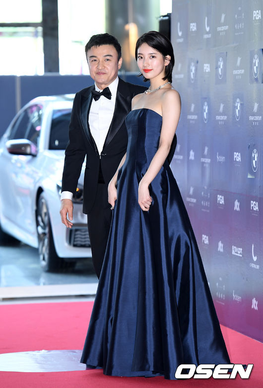 Baeksang Arts Awards 2017: Yoona suýt vồ ếch, cùng Suzy biến thảm đỏ thành sàn đấu nhan sắc - Ảnh 9.