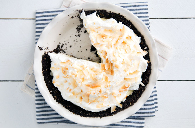 Trổ tài làm bánh kem dừa phiên bản ngọt ngào mà lại chẳng kém phần sang chảnh - Ảnh 12. Trổ tài làm bánh kem dừa phiên bản ngọt ngào mà lại chẳng kém phần sang chảnh - Ảnh 12.