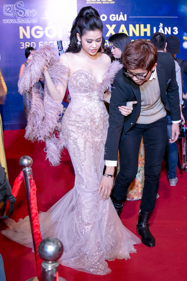 Trương Quỳnh Anh - Tim chăm diện thời trang ton-sur-ton nhất mỗi khi song hành trên thảm đỏ- Ảnh 3.