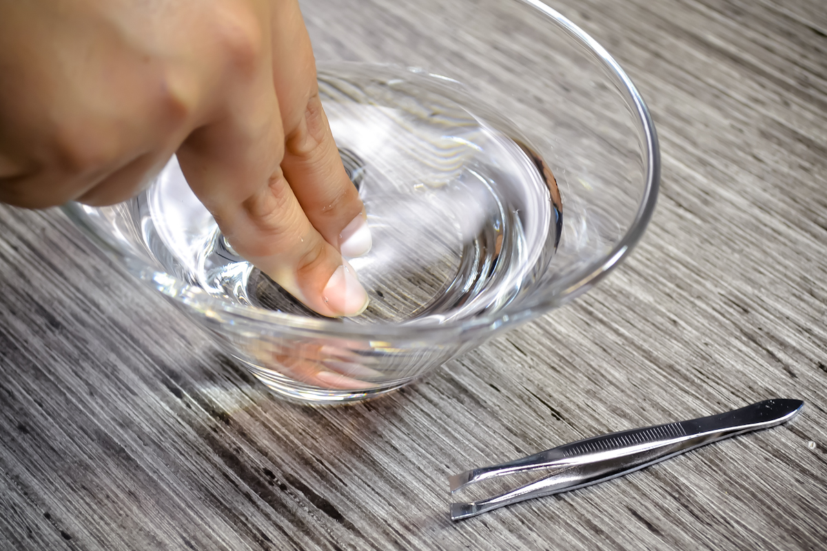 Tội gì phải lấy kim khều dằm cho đau khi đã có 5 mẹo sau - Ảnh 2. Tội gì phải lấy kim khều dằm cho đau khi đã có 5 mẹo sau - Ảnh 2.