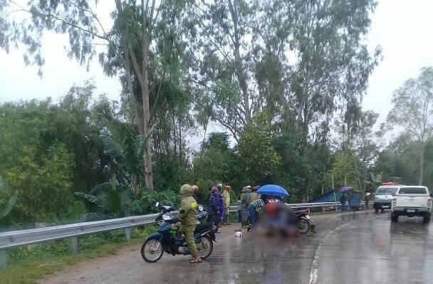 Nghệ An: Hai xe m&aacute;y đối đầu, 3 người tử vong thương t&acirc;m - Ảnh 1.