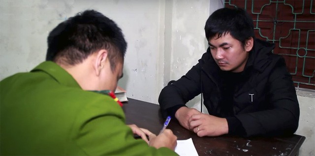 Vụ tông cụ ông văng xa 5m rồi bỏ chạy: Tài xế đến công an đầu thú - Ảnh 1.