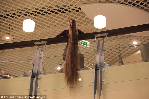 Tìm thấy công chúa Rapunzel đời thật với mái tóc dài hơn 2m - Ảnh 4.