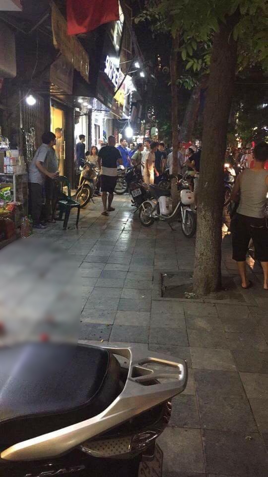Cô gái bị chồng truy sát ở shop quần áo trên phố cổ Hà Nội đã tử vong - Ảnh 1.