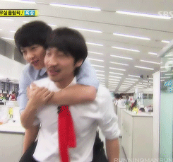 Mải chúc mừng đôi Song - Song, người ta đã quên mất có một “nam chính” Lee Kwang Soo bên đời Song Joong Ki như thế! - Ảnh 8.