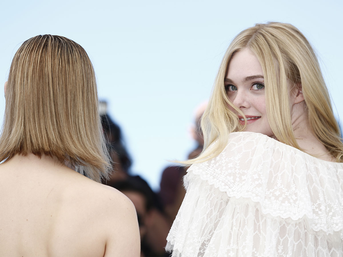 Tiên nữ giáng trần là câu miêu tả chính xác Elle Fanning tại LHP Cannes các năm! - Ảnh 10.