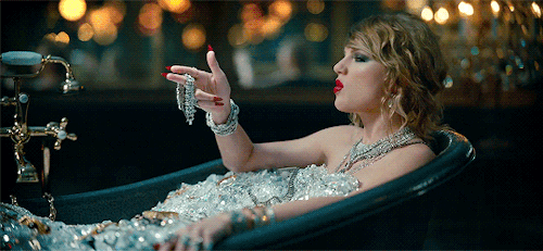 Kim cương chất đầy bồn tắm Taylor Swift trong MV là hàng thật, trị giá tới 220 tỷ đồng! - Ảnh 3.