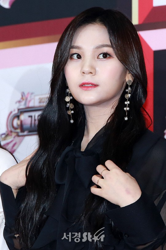 Thảm đỏ KBS Gayo Daejun: Gương mặt đẹp trai nhất thế giới thi diễn sâu bên EXO, Wanna One, Joy và Umji đọ sắc nữ thần - Ảnh 36.