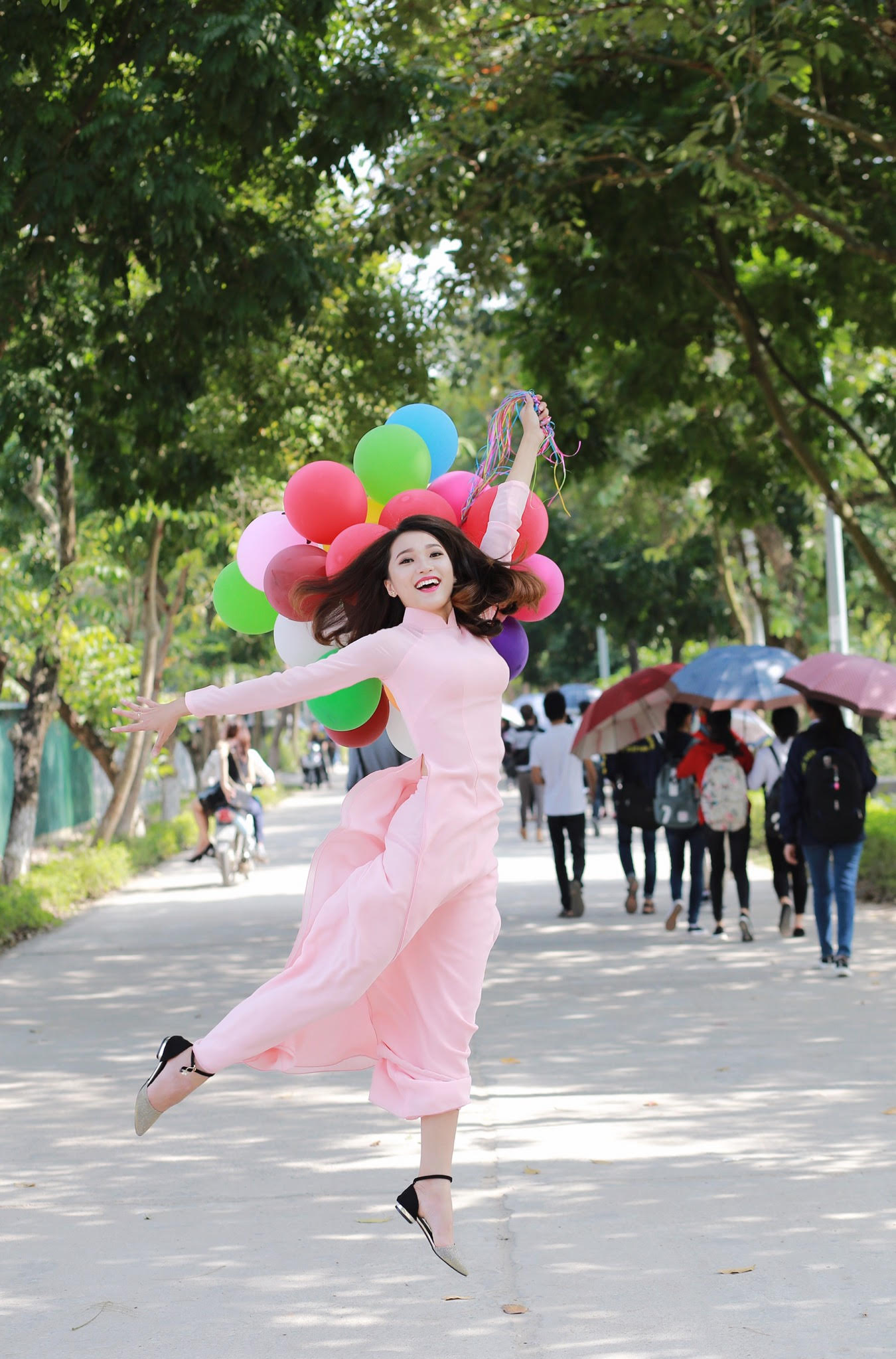 Nữ PG hot nhất Facebook hôm nay: Xinh đẹp, cao ráo lấn át cả dàn hoa khôi Kinh Bắc! - Ảnh 7. Nữ PG hot nhất Facebook hôm nay: Xinh đẹp, cao ráo lấn át cả dàn hoa khôi Kinh Bắc! - Ảnh 7.