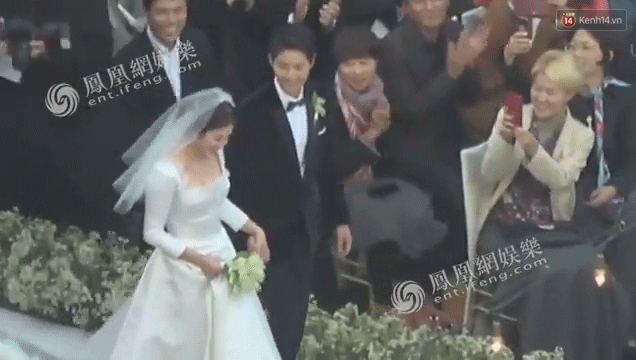 Sức mạnh của paparazzi Trung Quốc: Tung clip độc quyền từ diễn tập tới tiệc tối đ&aacute;m cưới Song Joong Ki - Song Hye Kyo - Ảnh 3.