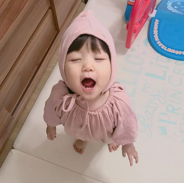Em bé 3 tuổi khiến dân tình rụng tim vì quá đáng yêu - Ảnh 7.