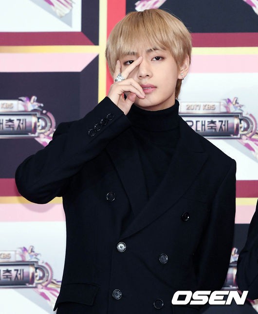 Thảm đỏ KBS Gayo Daejun: Gương mặt đẹp trai nhất thế giới thi diễn sâu bên EXO, Wanna One, Joy và Umji đọ sắc nữ thần - Ảnh 4.