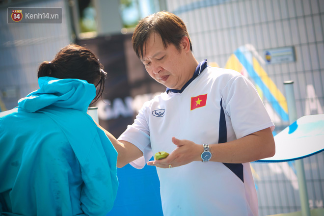 Ánh Viên thư giãn bên đồng đội, chờ gặt vàng SEA Games - Ảnh 4.